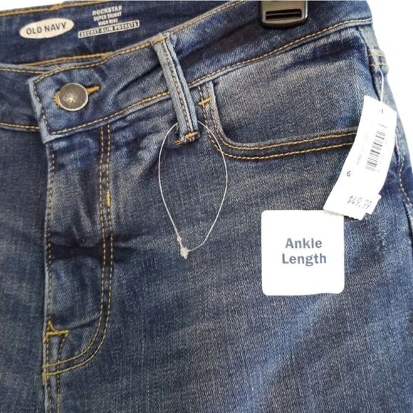 Old Navy High-Waisted Rockstar Super-Skinny Ripped Ankle Jeans Size 6 - Picture 2 of 6